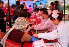 东吴医疗义工队为姑苏居民义诊