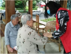 【爱心行动大事记】炎炎夏日，慰问社区老人！